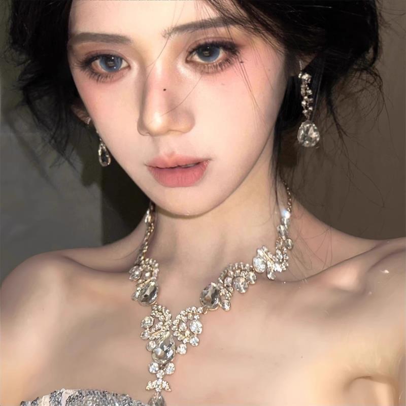 3pcs Sparkling Waterdrop Full Rhinestone Tassel Necklace  Earrings Set For Women  Vintage Court Style, Light Luxury Niche Design Clavicle Accessories