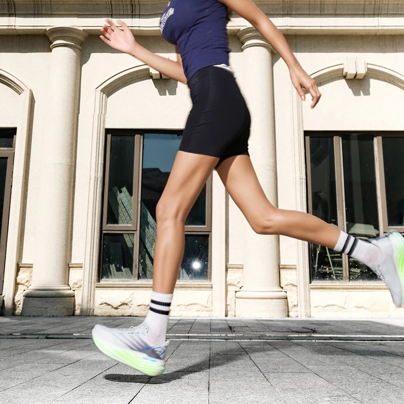 2025 New Summer Breathable And Comfortable High Quality Couple Running Shoes Jelly Gel Ultralight Sneakers 37-45